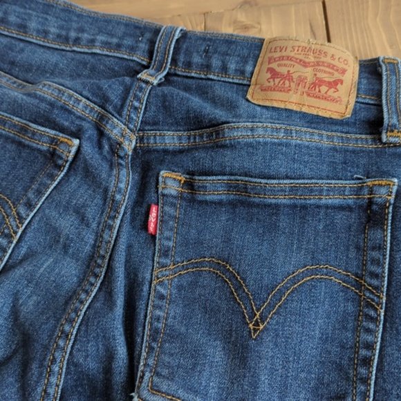 Levi’s Wedgie Skinny Raw Hem High Rise Jeans - Picture 10 of 12